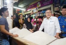 Mendag Tinjau Stok dan Harga Bapok di Pasar Anyar, Bogor