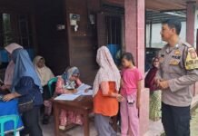 Bhabinkamtibmas Polsek Lebong Utara Hadiri Kegiatan Posbindu Lansia di Desa Tunggang