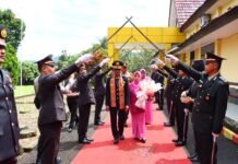Polres Lebong Gelar Upacara Pedang Pora Pelepasan Purna Bakti Personel