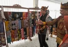 Menparekraf Promosikan Produk Fesyen Batik Sengguruh Khas Malang dalam Workshop KaTa Kreatif