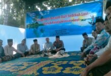 Kapolsek Air Besi Hadiri Kegiatan Sedekah Laut di Desa Pasar Palik