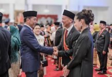 Jaga Sektor Industri, Menperin Terima Bintang Tanda Kehormatan dari Presiden