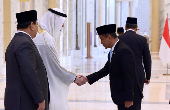 arsip-berita-di-hadapan-presiden-prabowo-dan-presiden-mbz-menteri-esdm-sepakati-kerja-sama-sektor-energi-dan-sumber-daya-mineral-dengan-pea--6scx212