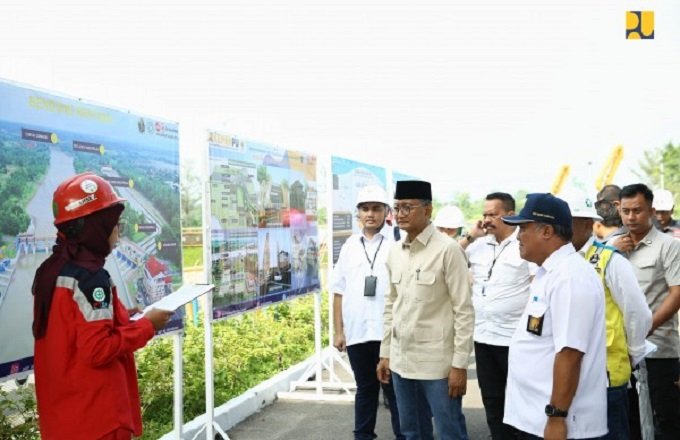 menteri-dody-tinjau-bendung-rentang-untuk-dukung-swasembada-pangan-cad9320e-83c3-4496-9983-e8afd08ac01d