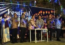 Ribuan Warga Sambut Tahun Baru dengan Festival of Light Batang