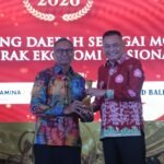 Jelang HUT Kabupaten Bengkulu Tengah Ke-18, Bupati Rachmat Riyanto Terima Penghargaan Nasional Disway Top Regional Leader