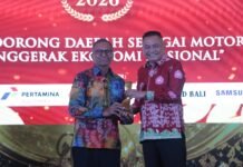 Jelang HUT Kabupaten Bengkulu Tengah Ke-18, Bupati Rachmat Riyanto Terima Penghargaan Nasional Disway Top Regional Leader