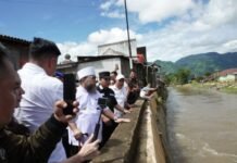 Bupati Lebong Dampingi Gubernur Bengkulu Kunjungi Warga Terdampak Banjir