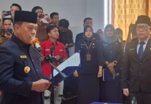 Bupati Azhari Resmi Lantik 17 Pejabat JPT Pratama, Dorong Birokrasi Lebong Semakin Profesional