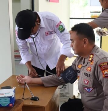 Polres Lebong Isi HUT Humas Polri dengan Aksi Sosial dan Donor Darah